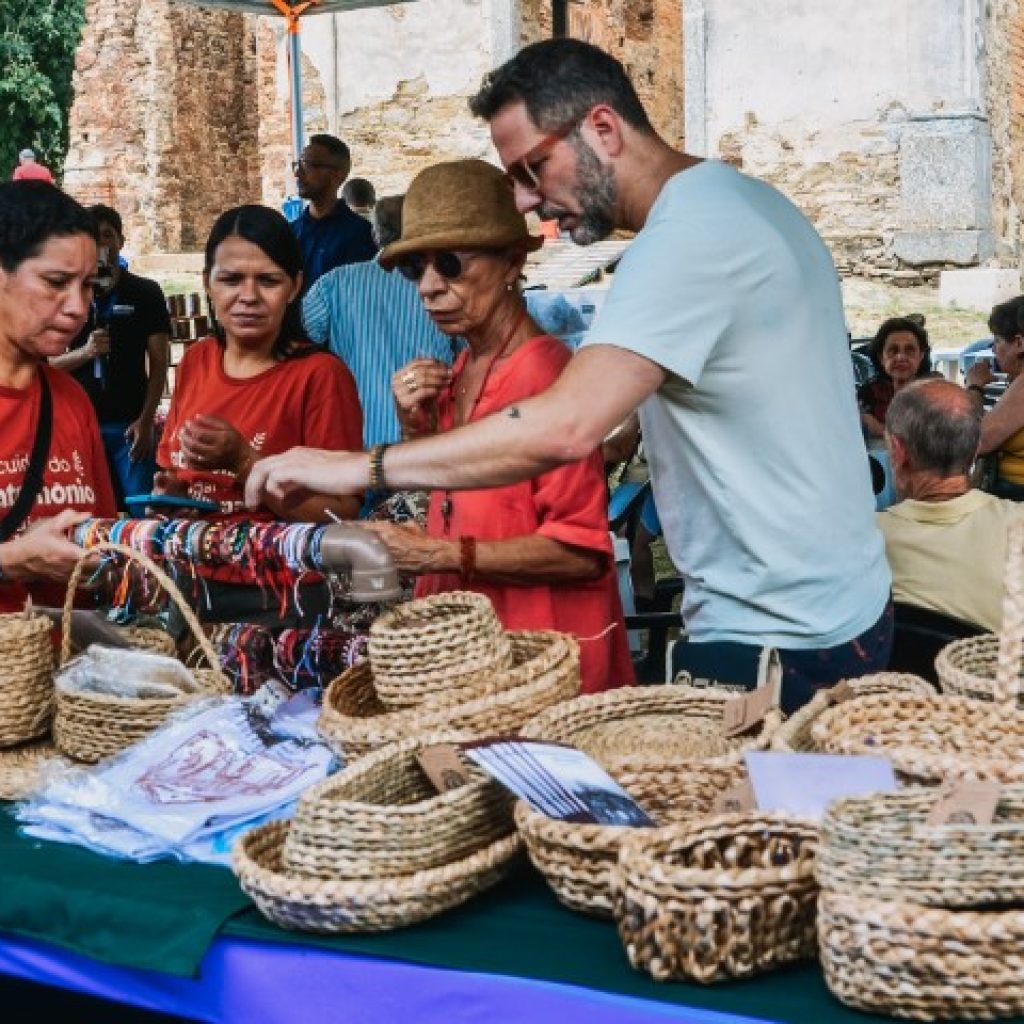 As Ruínas de São José da Boa Morte, em Cachoeiras de Macacu (RJ), estão cada vez mais próximas de se tornarem um espaço vivo de convivência, cultura e memória. No dia 18 de outubro, o local histórico recebeu a 1ª Feira de Artesanato das Mulheres de São José, evento que reuniu exposição de peças produzidas por artesãs locais, praça de alimentação e visitas guiadas ao patrimônio. 